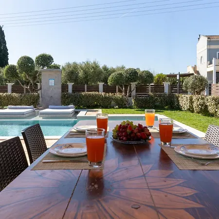 Paris Family Villa! Villa Makhairádhon