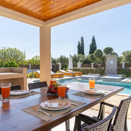 Paris Family Villa! Villa