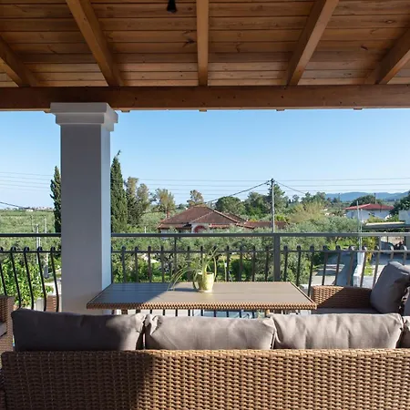 Paris Family Villa! Villa Makhairádhon