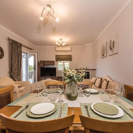 וילה Paris Family Villa!