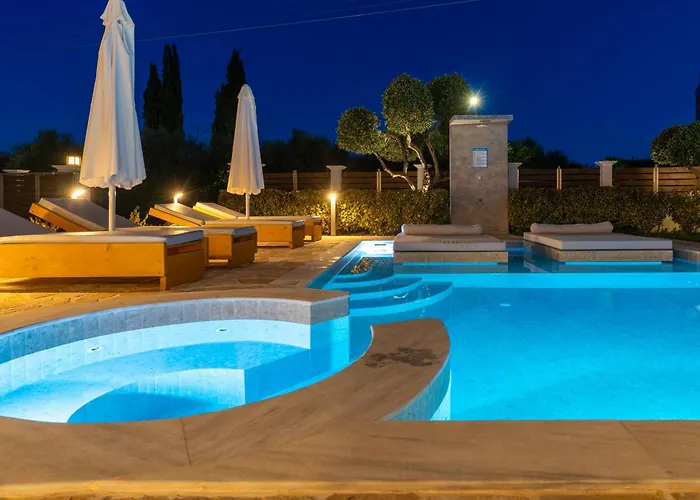 Villa Paris Family Villa!