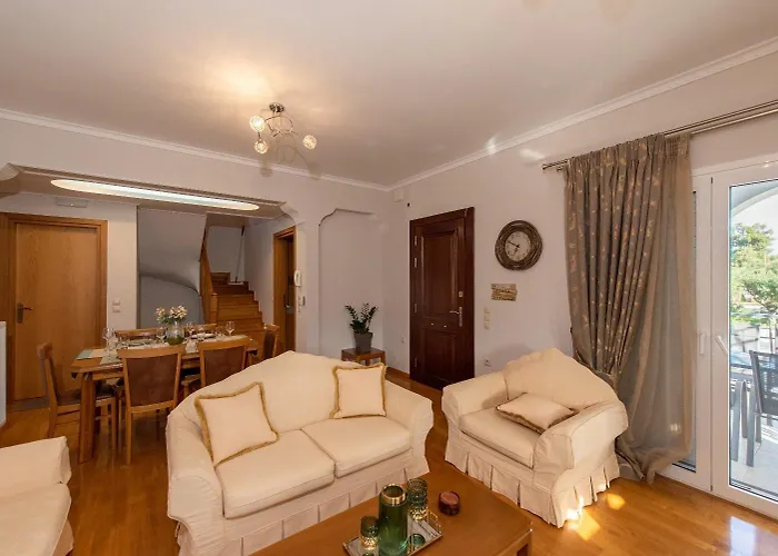 Villa Paris Family Villa!