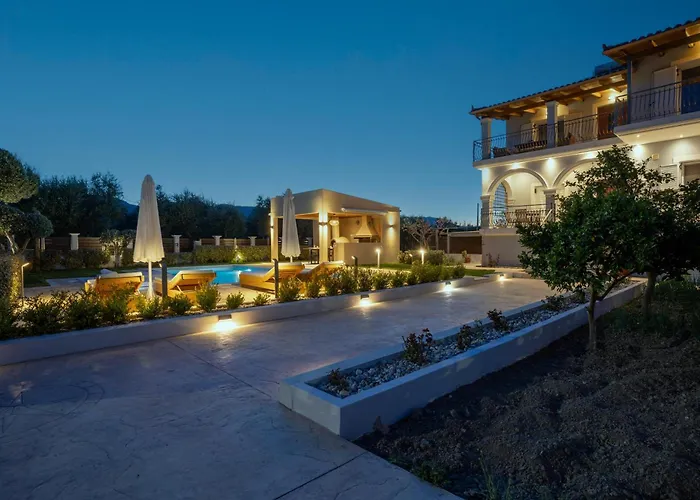Paris Family Villa! *
