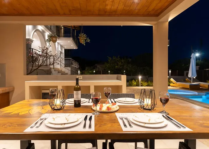 Villa Paris Family Villa! *