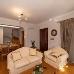 Villa Paris Family Villa!