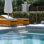 Paris Family Villa! *