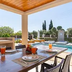 Paris Family Villa! Villa