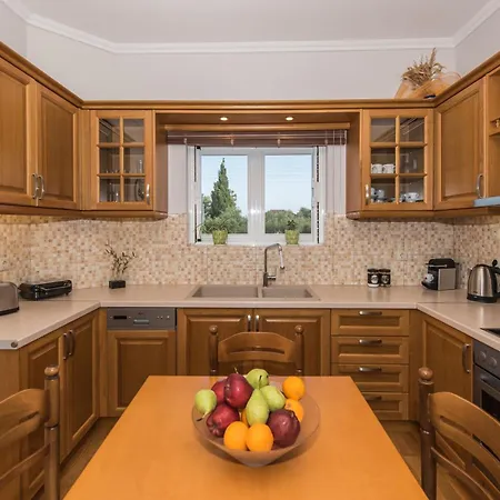 Paris Family Villa! Makhairádhon