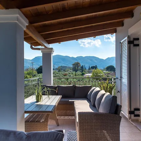 Paris Family Villa! *